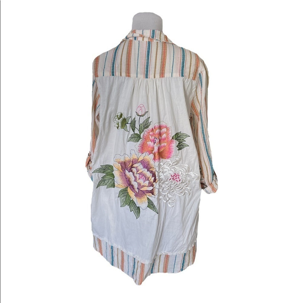 Aratta Silent Journey Embroidered Back Stripe Button Down Top | Small